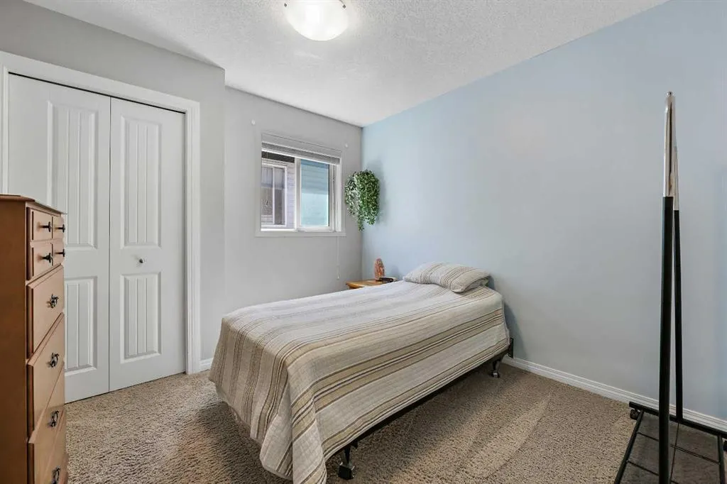 354 Kingsbury View SE