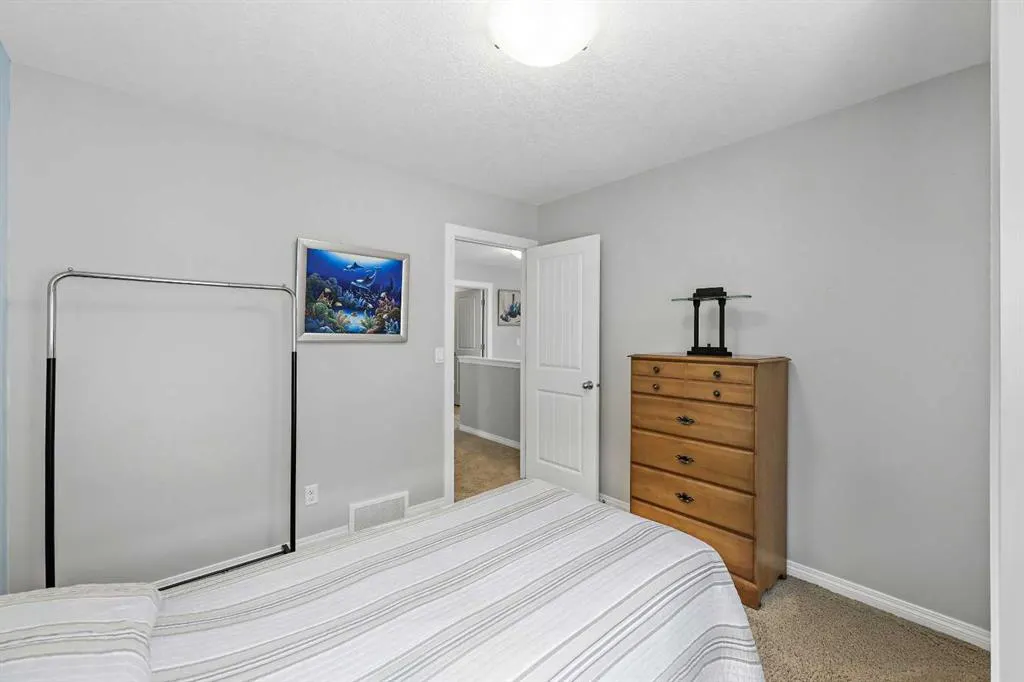 354 Kingsbury View SE