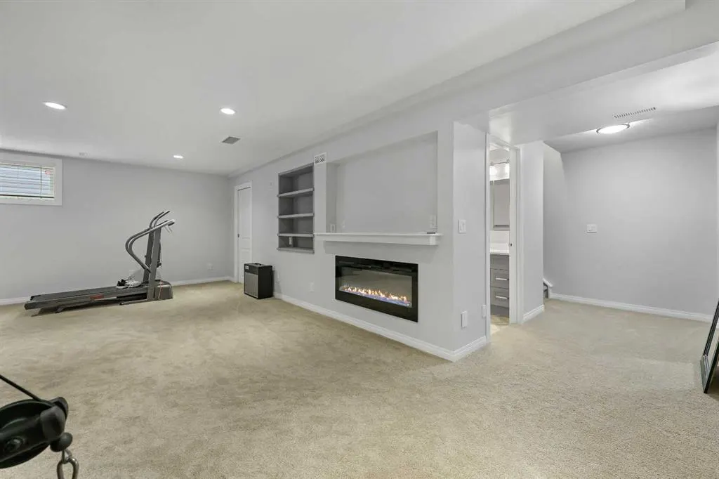 354 Kingsbury View SE