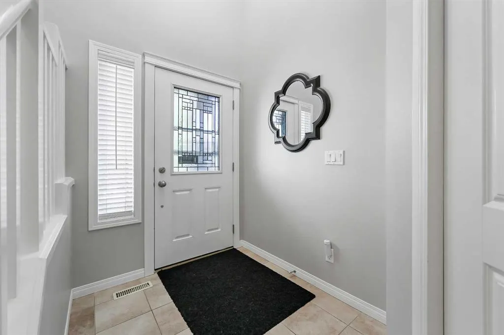 354 Kingsbury View SE