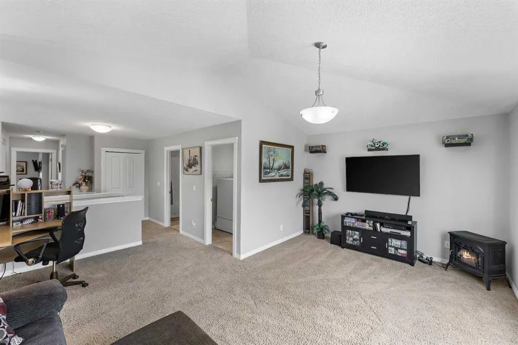 354 Kingsbury View SE