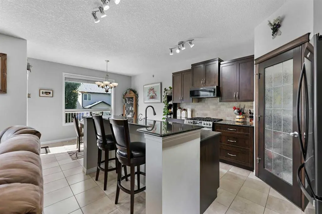 354 Kingsbury View SE