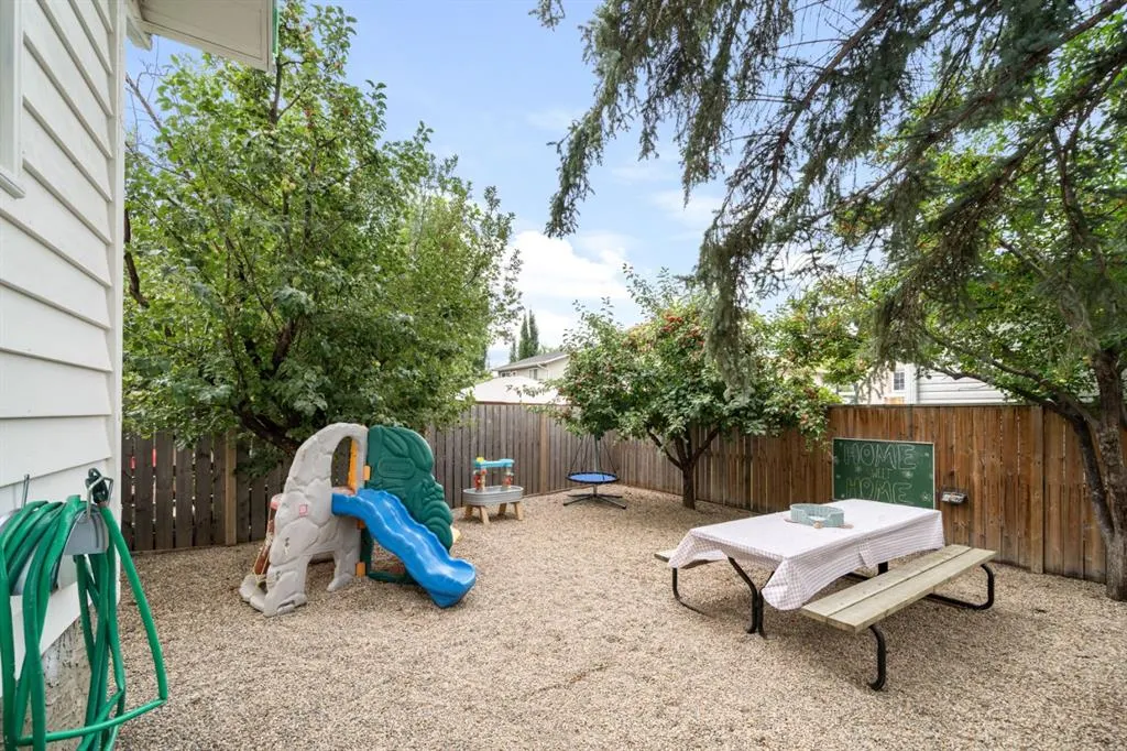 211 Hunters Place