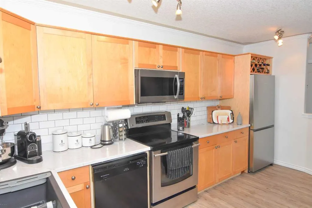 343 4 Avenue NE, #103