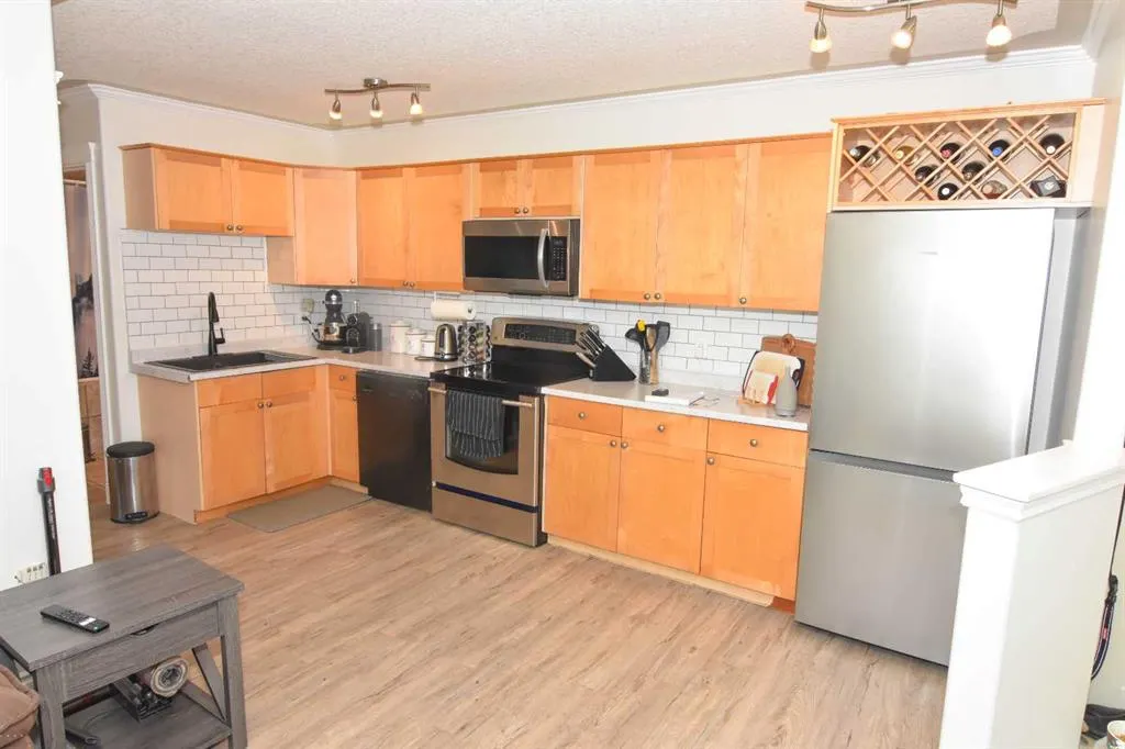 343 4 Avenue NE, #103