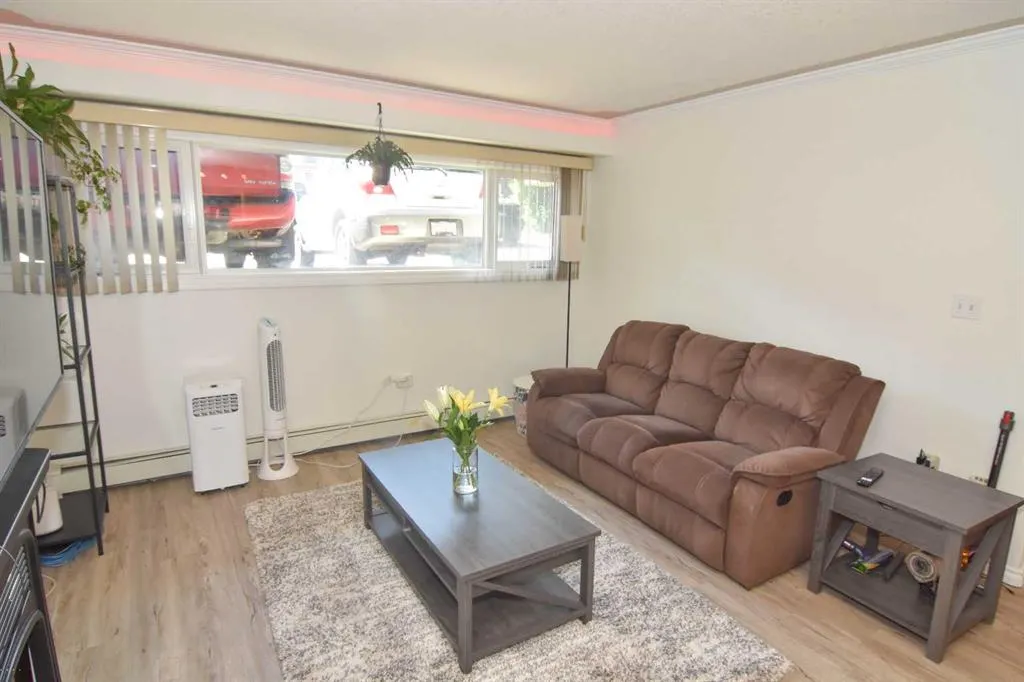343 4 Avenue NE, #103