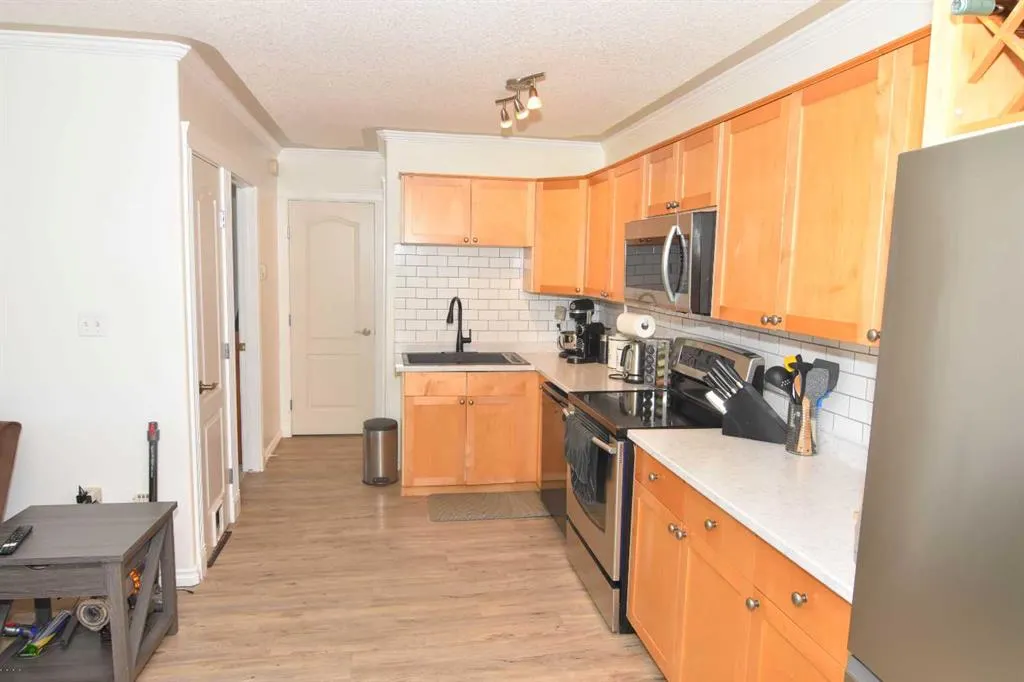 343 4 Avenue NE, #103