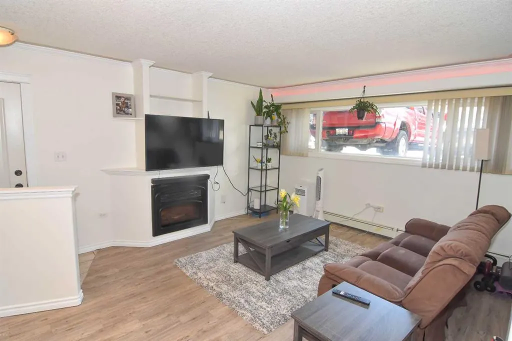 343 4 Avenue NE, #103