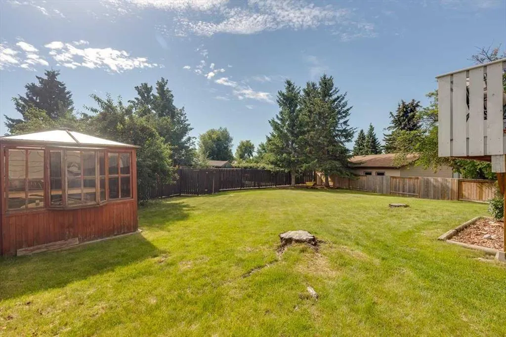 15 Cowan Close