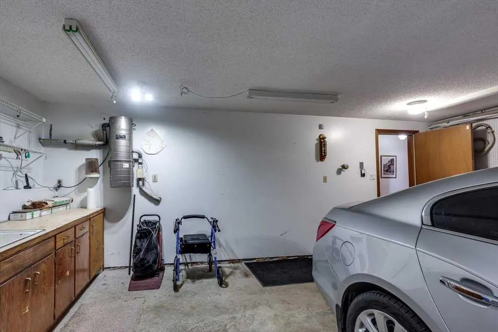 15 Cowan Close