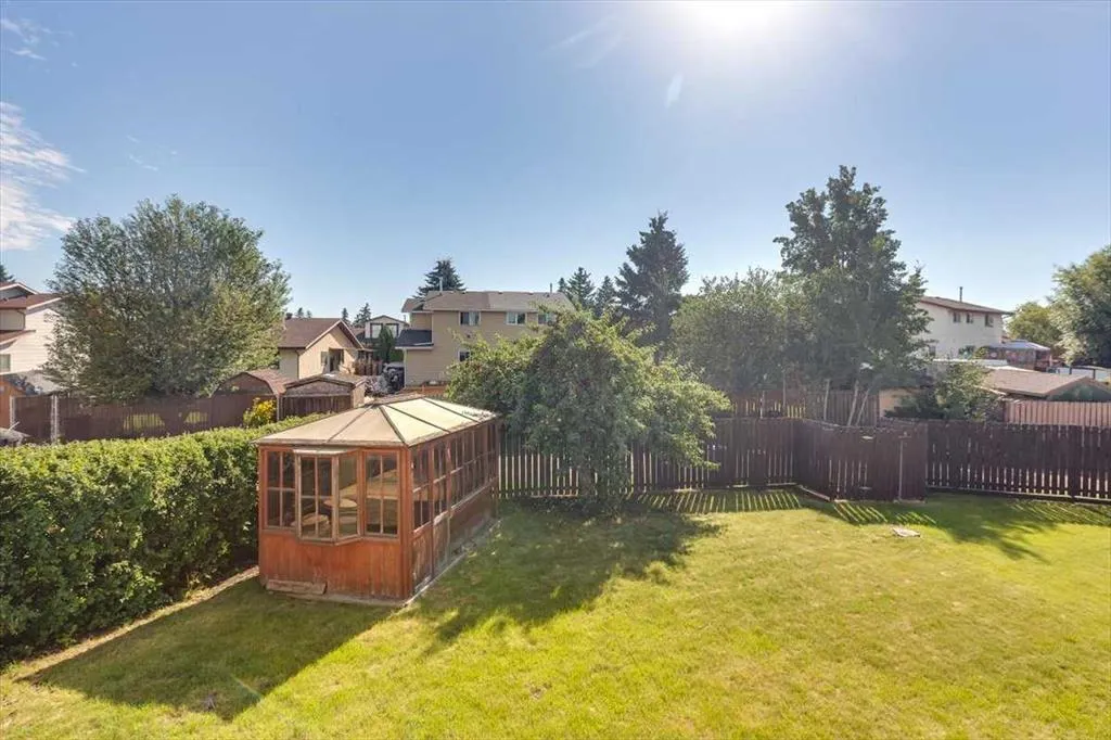 15 Cowan Close