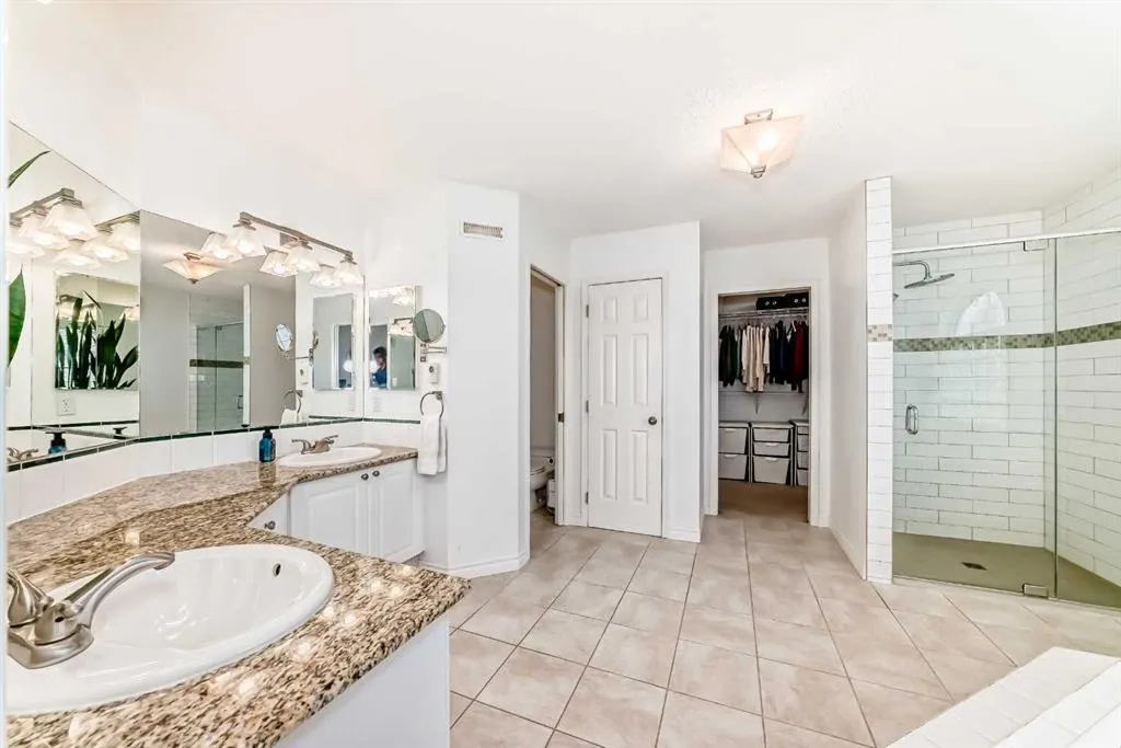 323 Sierra Madre Court SW