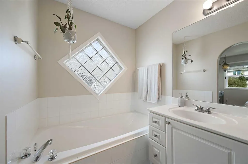169 Hidden Valley Grove NW