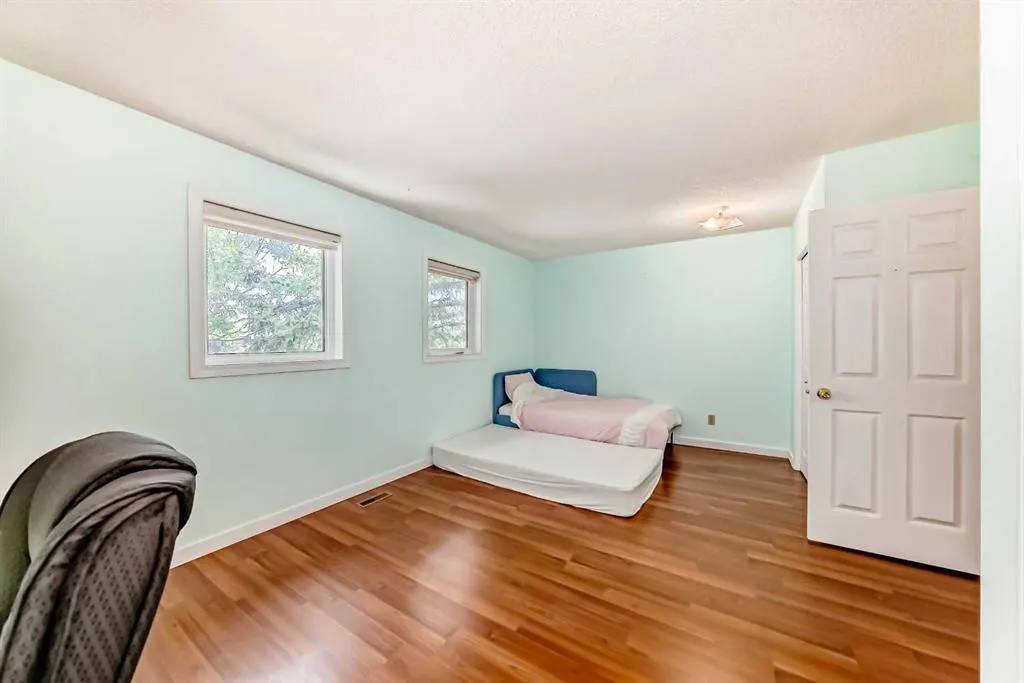 3906 19 Avenue SW, #6