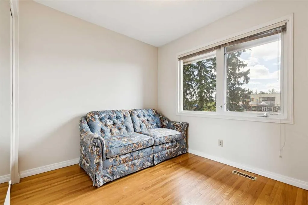 904 Lake Bonavista Green SE
