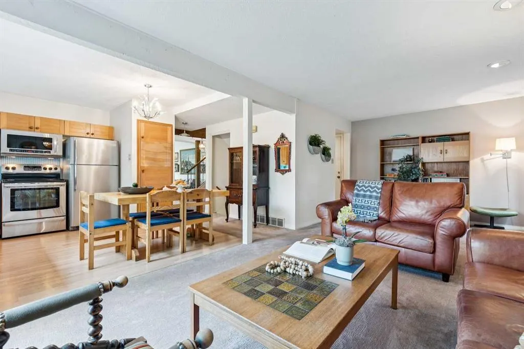 904 Lake Bonavista Green SE