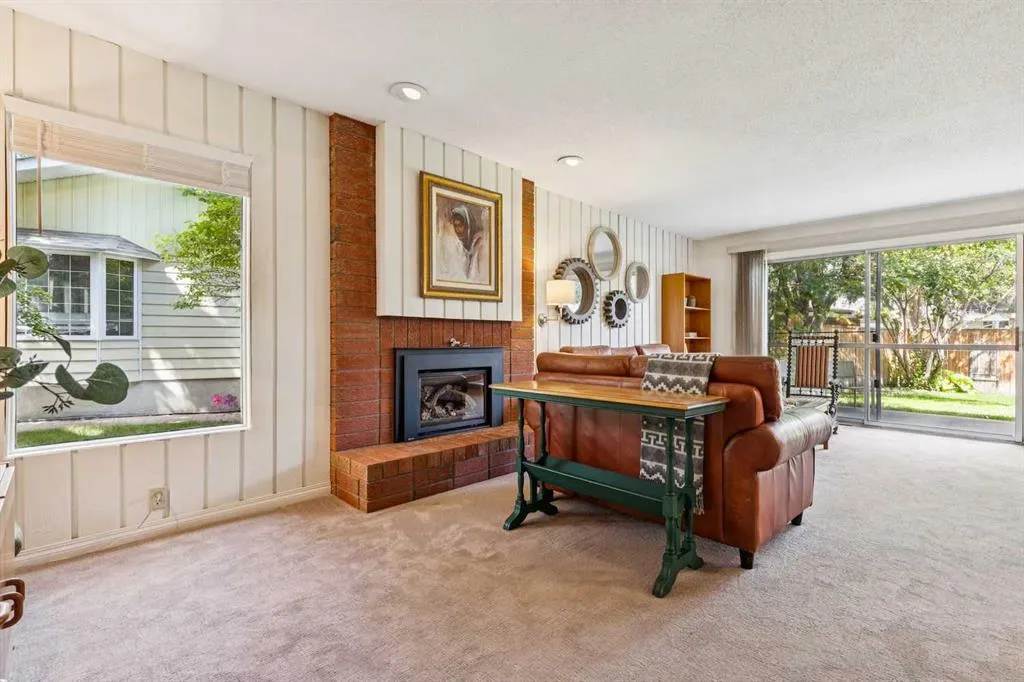 904 Lake Bonavista Green SE