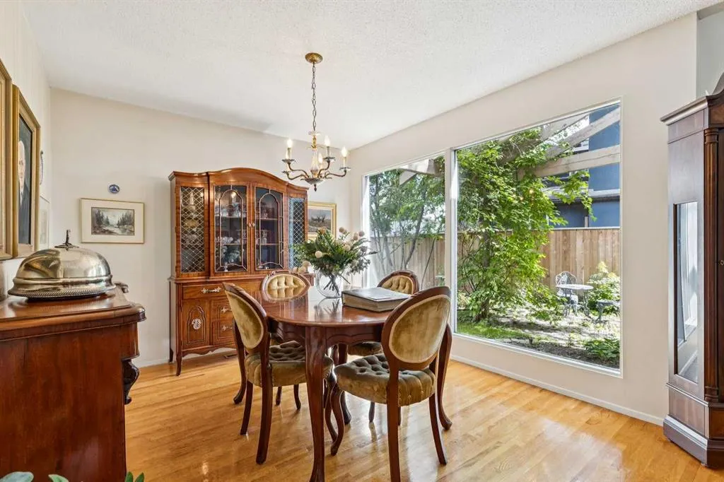 904 Lake Bonavista Green SE
