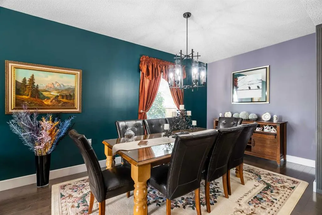125 Whiteoak Garden