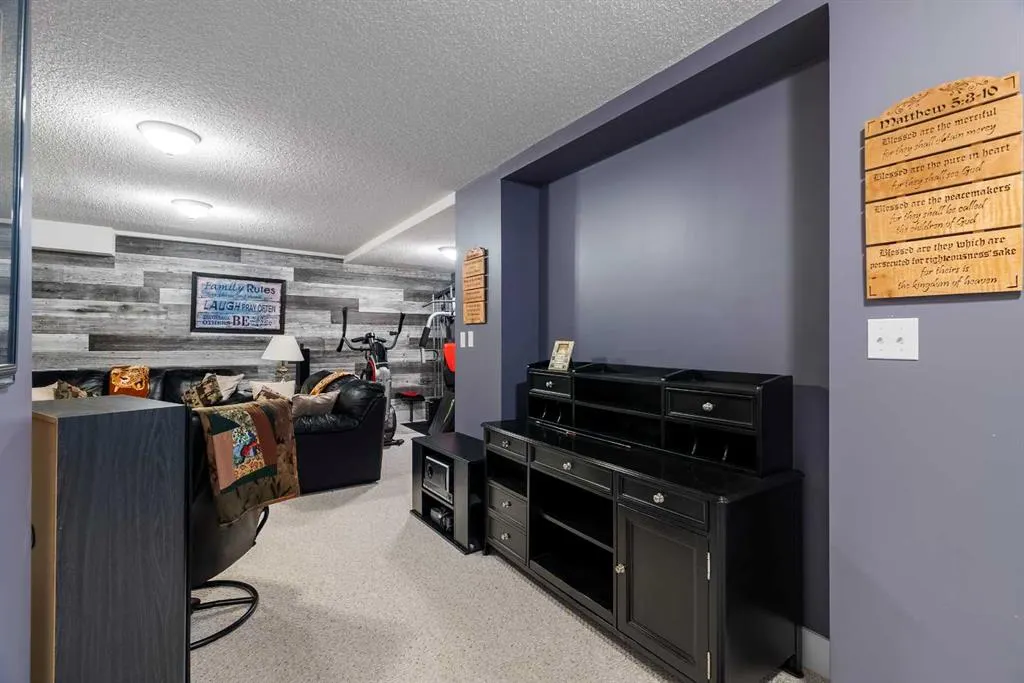 125 Whiteoak Garden
