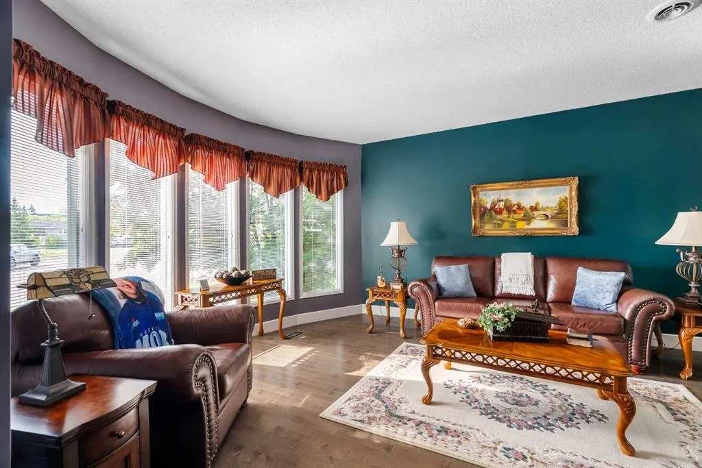 125 Whiteoak Garden