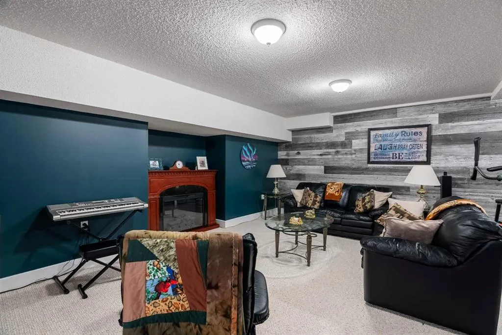 125 Whiteoak Garden