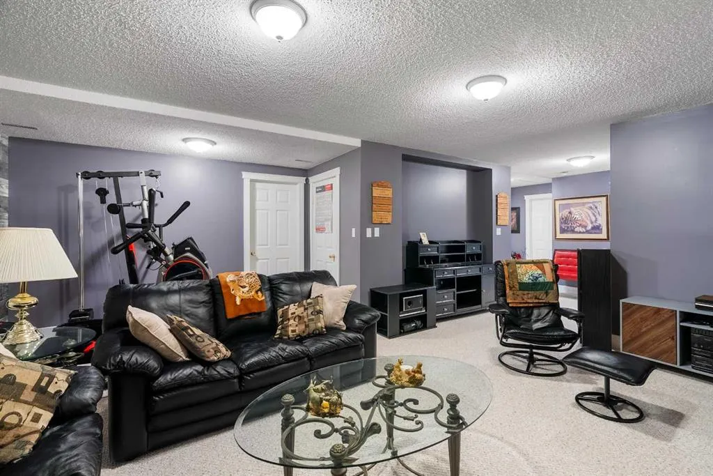125 Whiteoak Garden