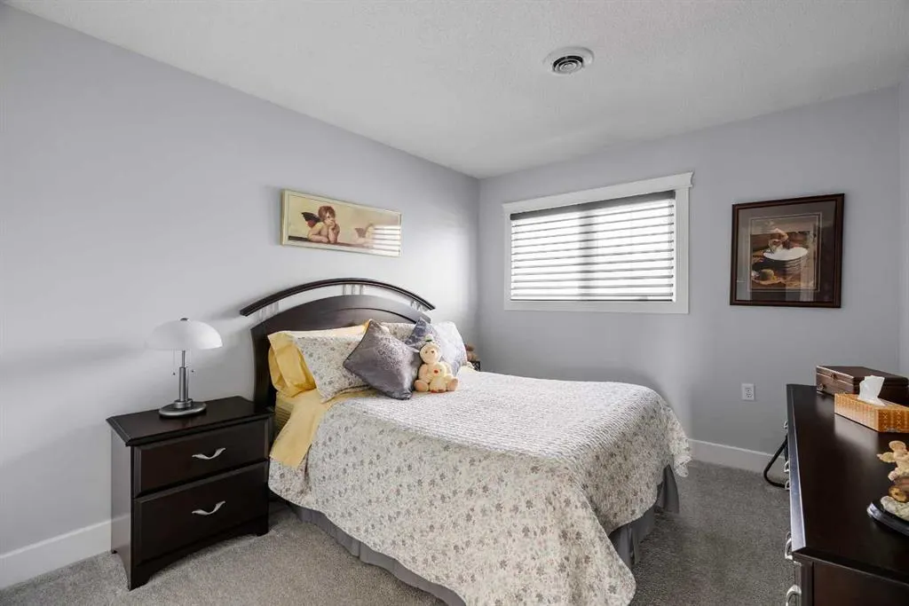 125 Whiteoak Garden