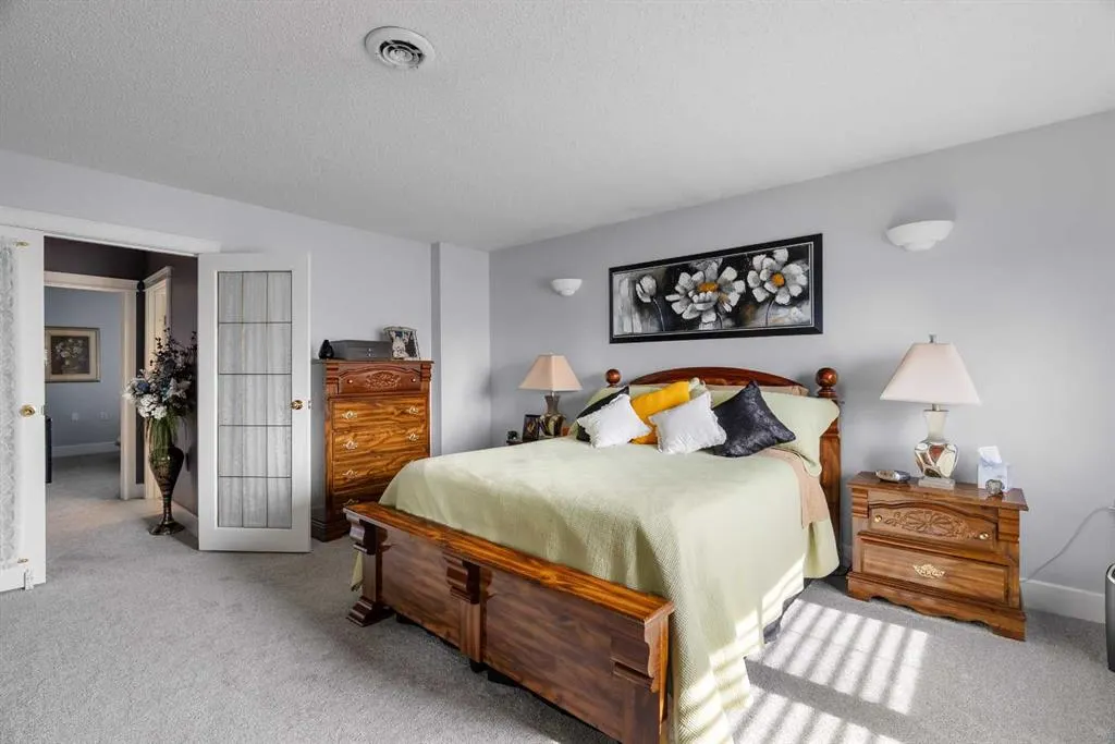 125 Whiteoak Garden