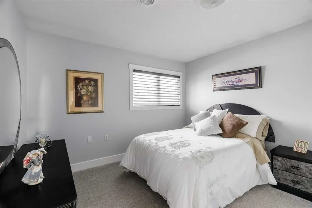 125 Whiteoak Garden