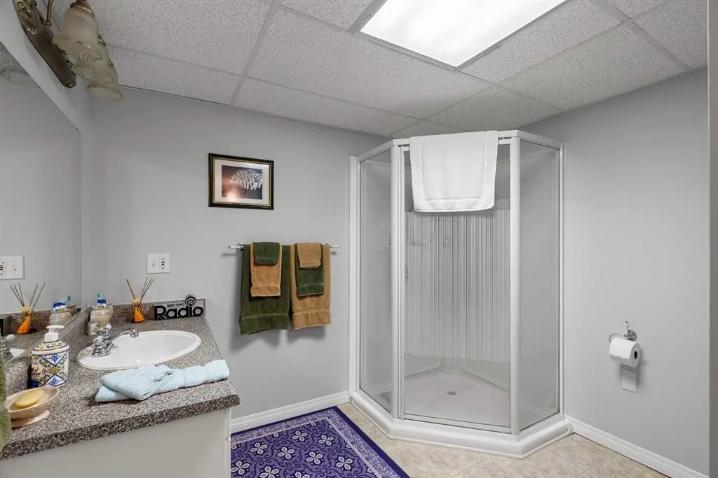 125 Whiteoak Garden