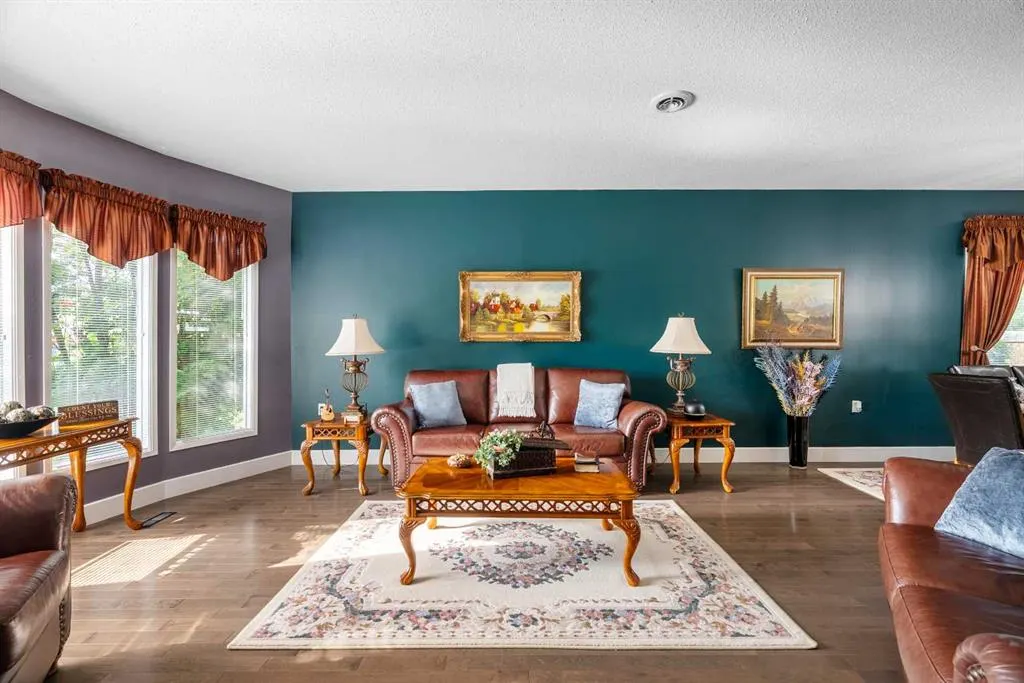 125 Whiteoak Garden
