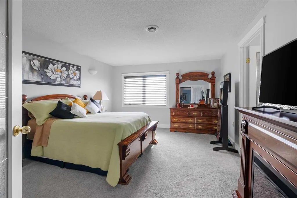 125 Whiteoak Garden