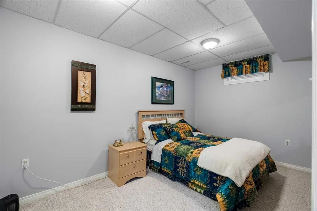 125 Whiteoak Garden