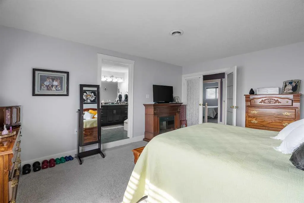 125 Whiteoak Garden
