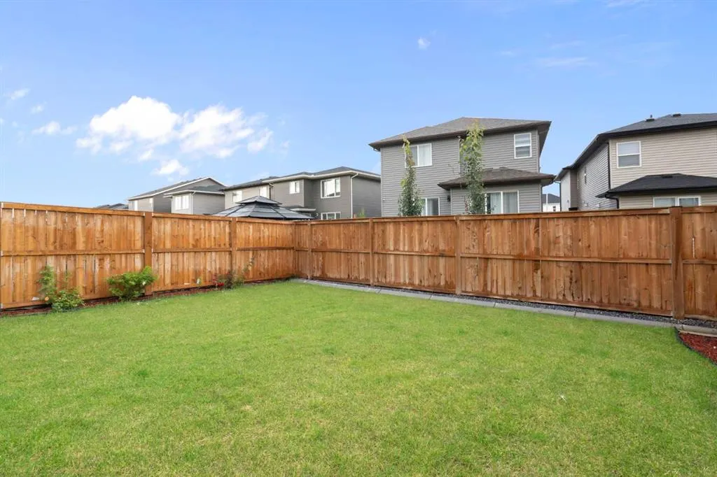 306 Corner Meadows Way NE