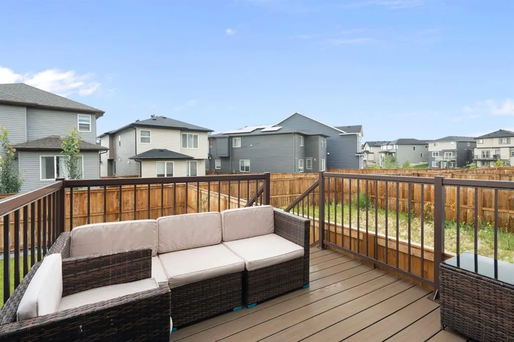 306 Corner Meadows Way NE
