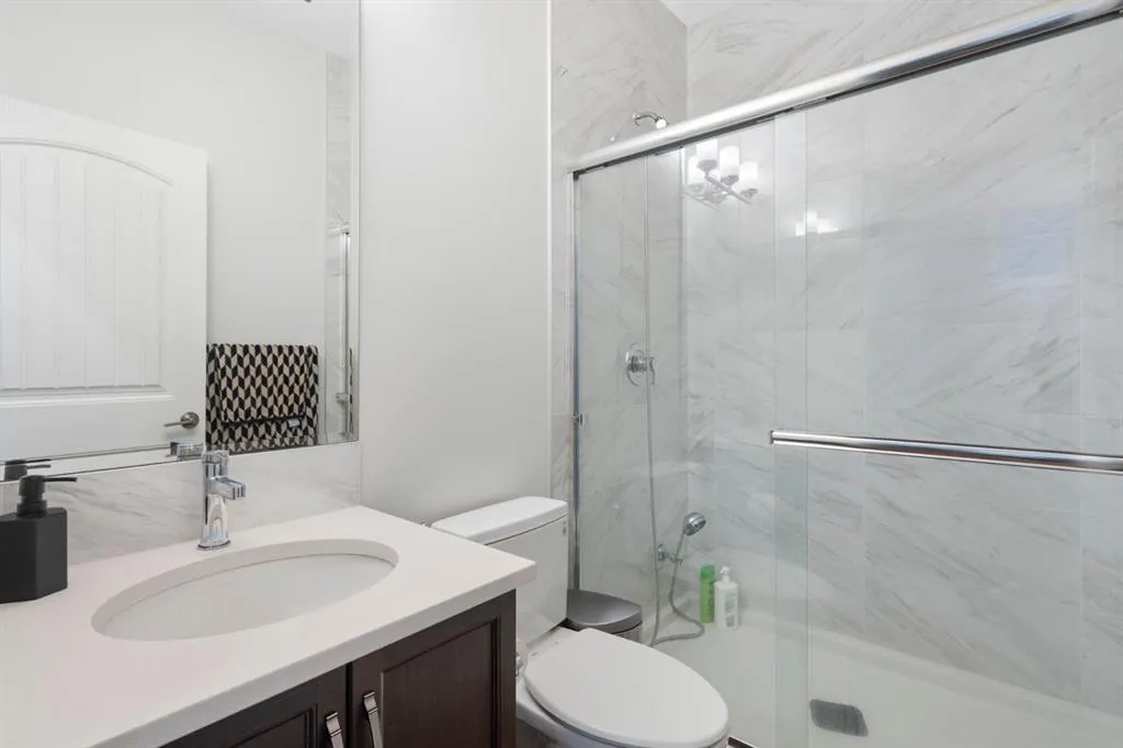 306 Corner Meadows Way NE