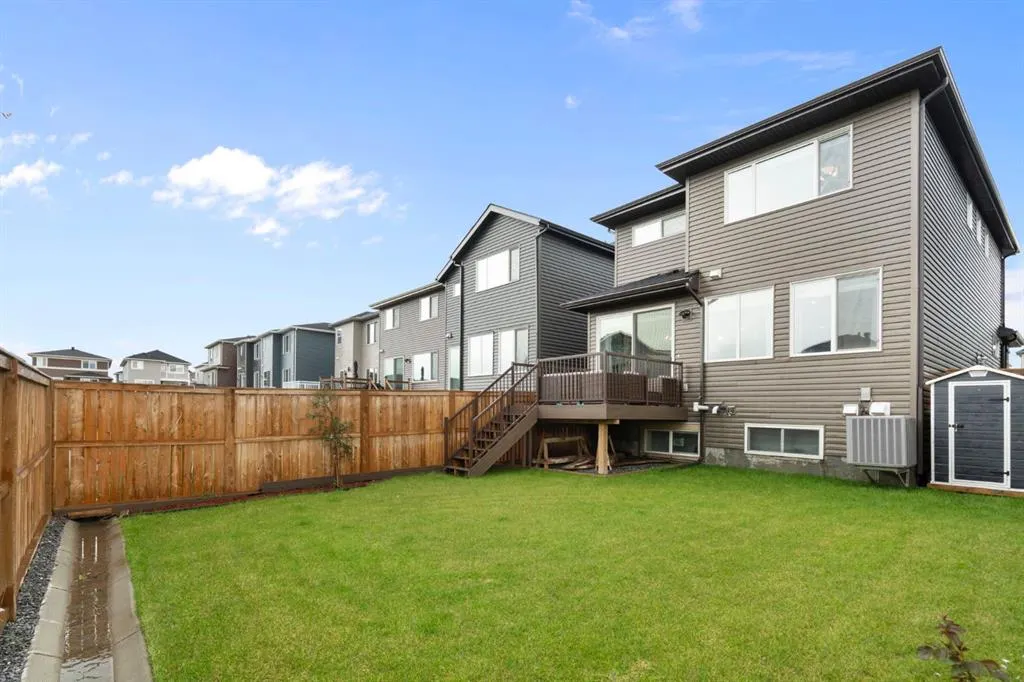 306 Corner Meadows Way NE