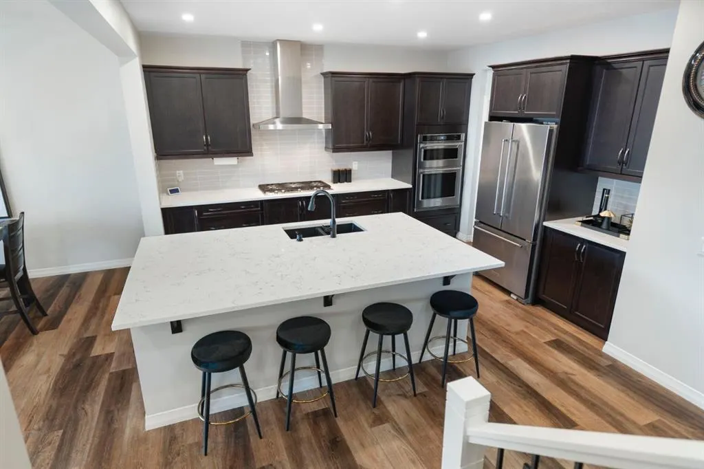 306 Corner Meadows Way NE