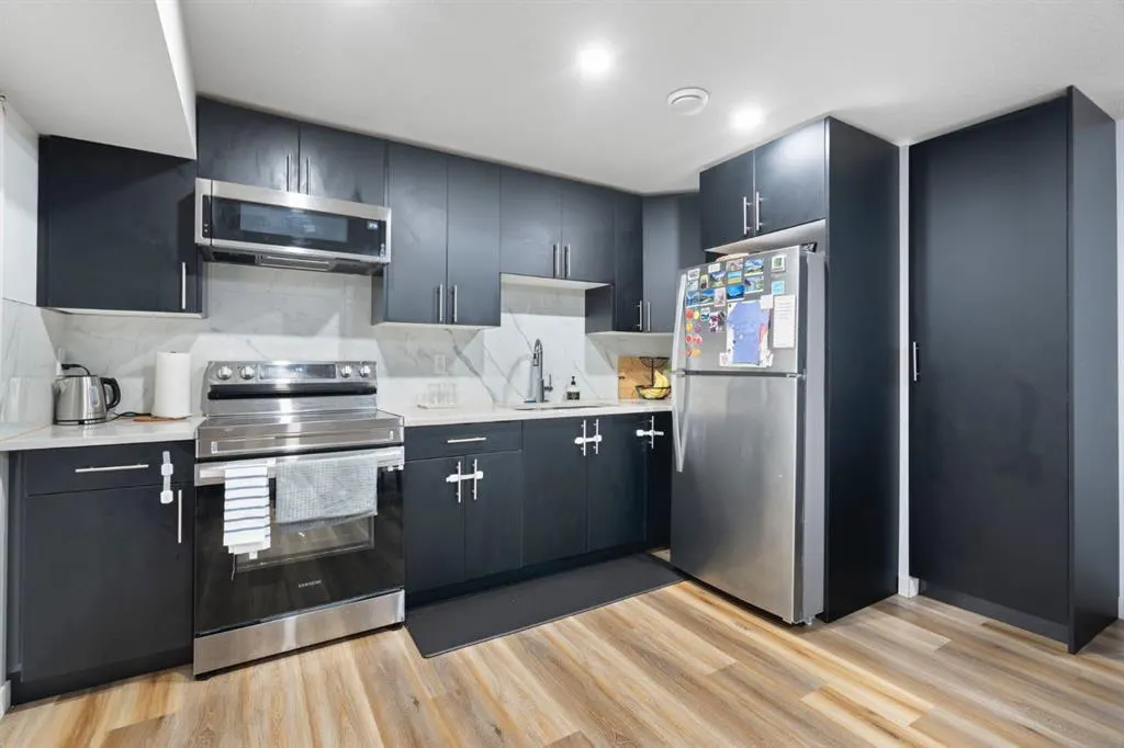306 Corner Meadows Way NE
