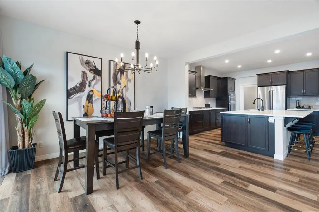 306 Corner Meadows Way NE