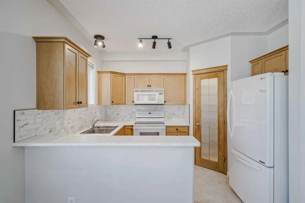 2416 Erlton Street SW, #205