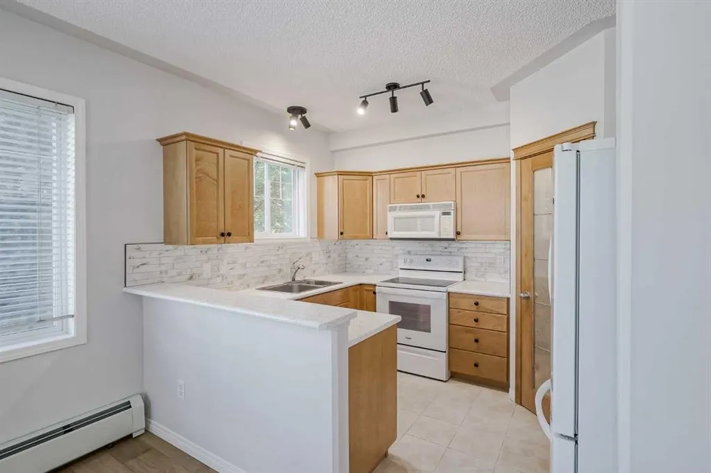2416 Erlton Street SW, #205