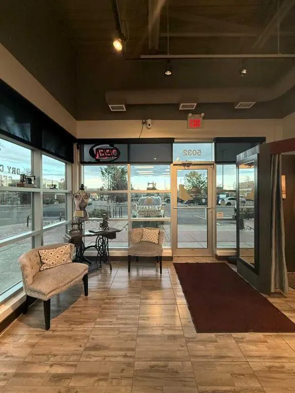 123 Alterations Lane NW