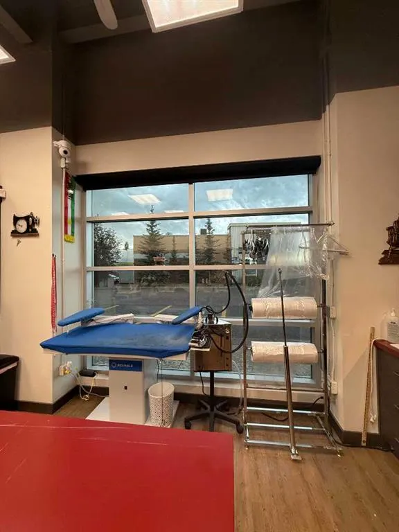 123 Alterations Lane NW