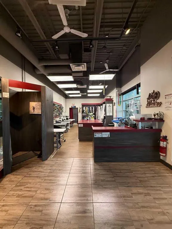 123 Alterations Lane NW