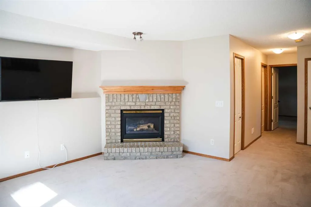 445 Rocky Ridge Bay NW