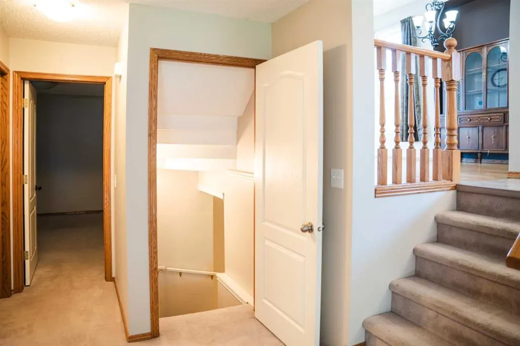 445 Rocky Ridge Bay NW