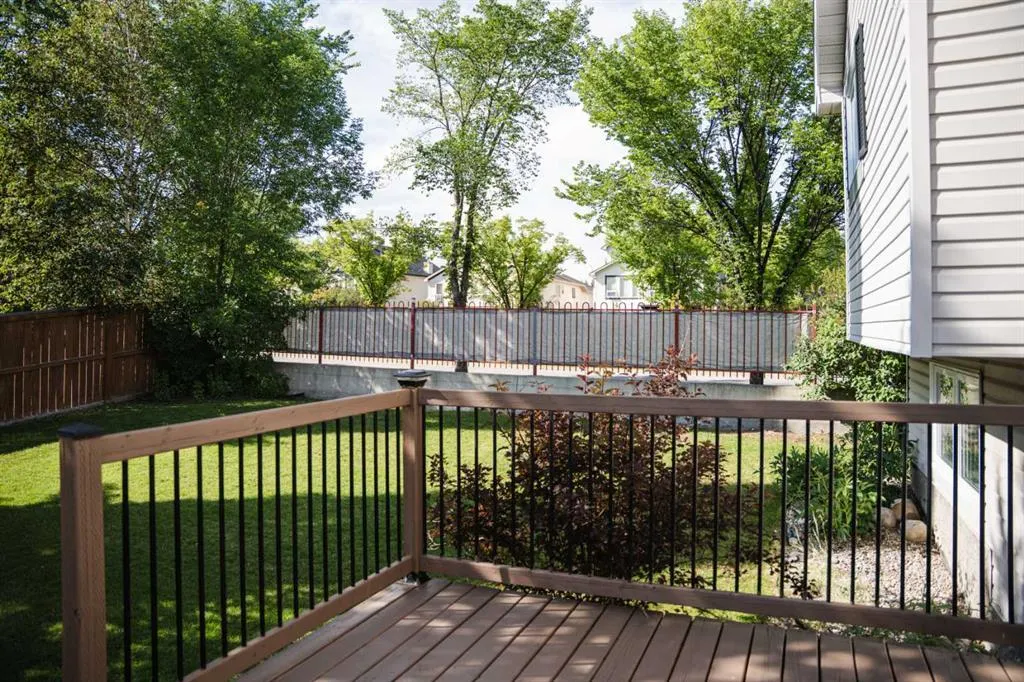 445 Rocky Ridge Bay NW